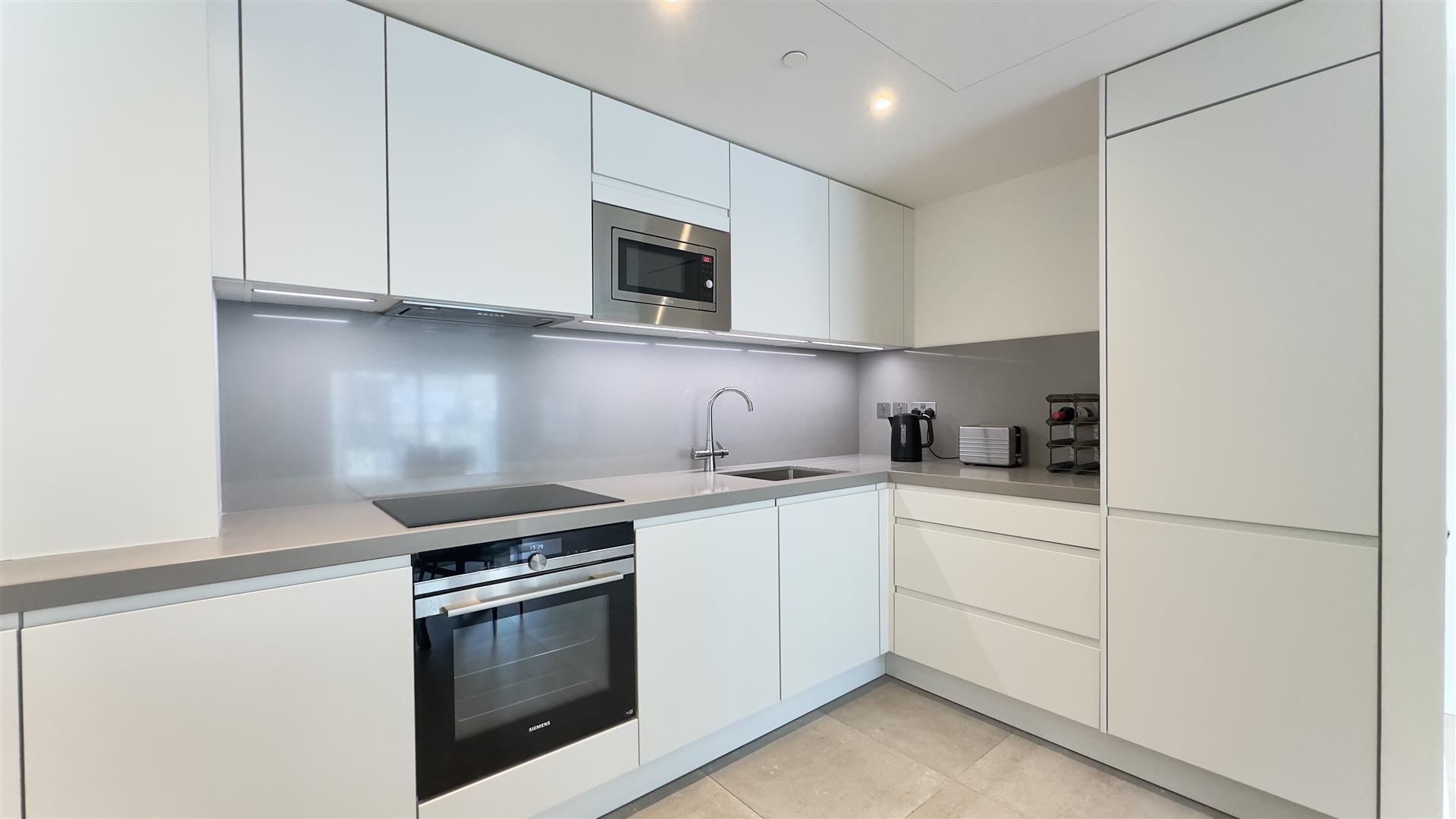 Image of Apartment - 2 Bedrooms - 2 Bathrooms for Rental in EuroCity-Gibraltar, Image 4